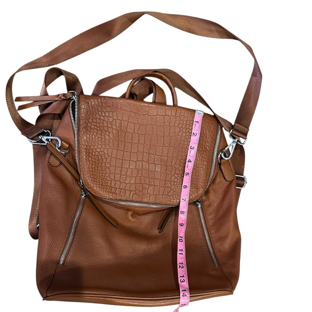 Cluci Brown Leather Backpack Crossbody Computer Bag NWOT - Picture 4 of 9